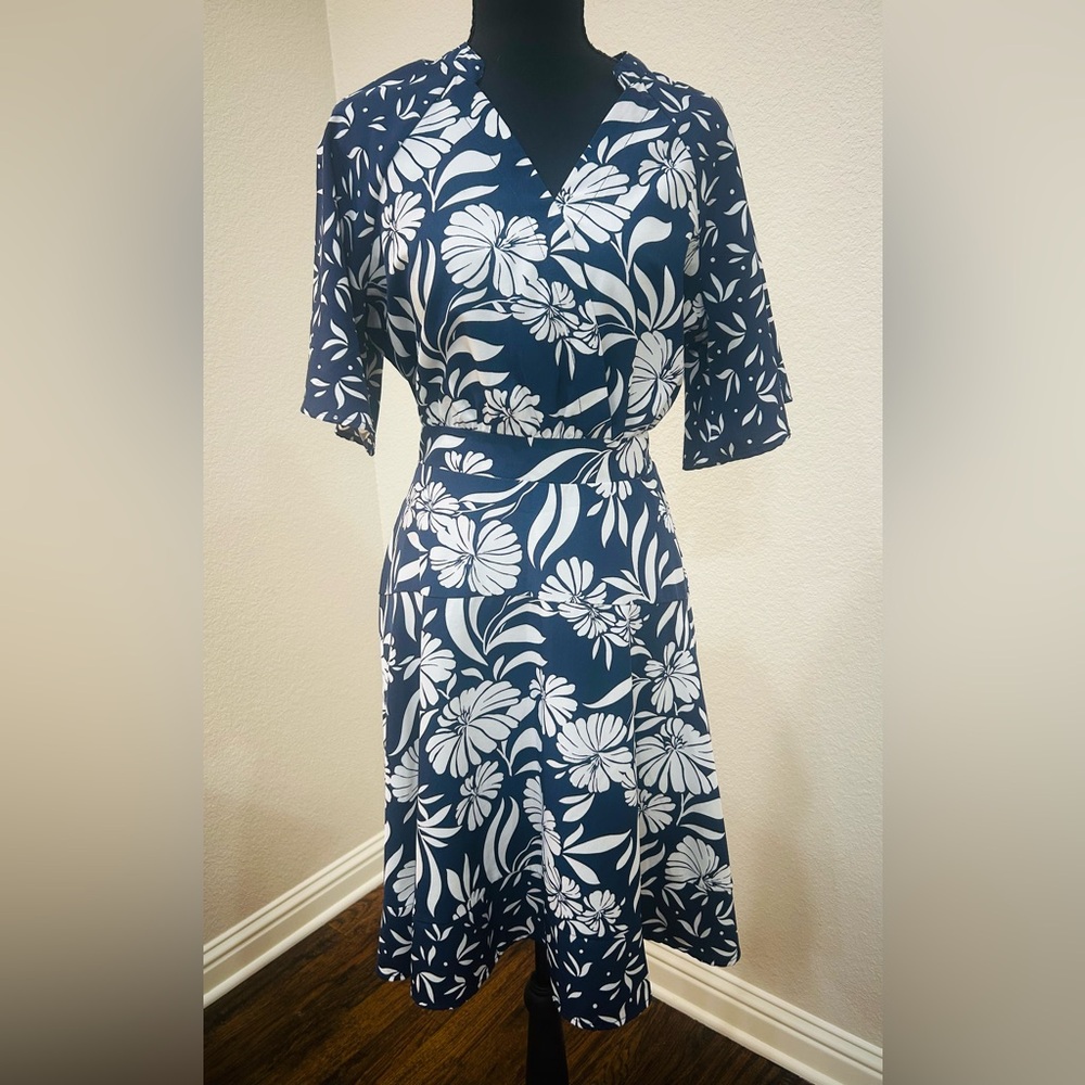 Floral Navy and White Wrap Dress Adrienne Vittadini